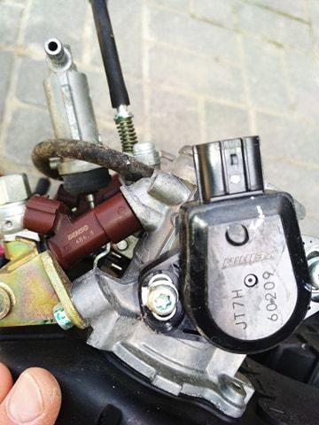 Układ wtryskowy, wtryski, przepustnica Honda CBR 1000 SC57