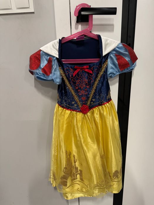 Strój karnawałowy królewna Śnieżka 104