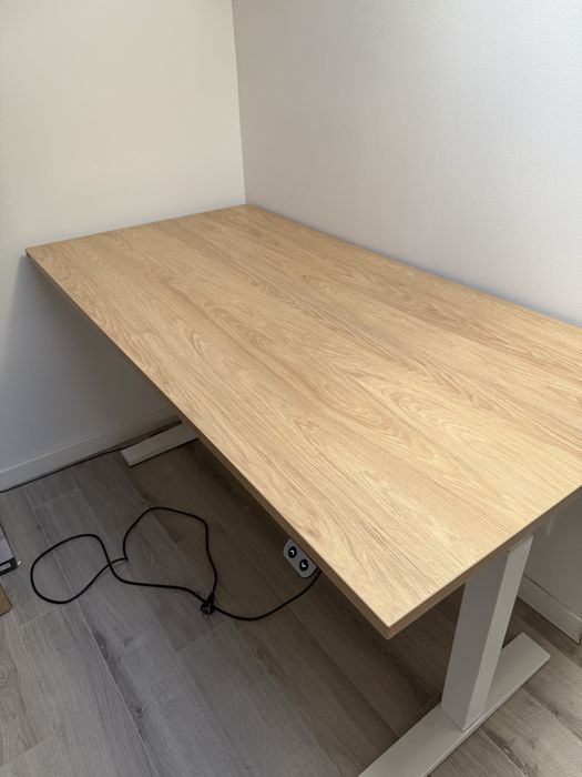 Biurko z regulacją wysokości Nowy Styl 160x80 – stan idealny!