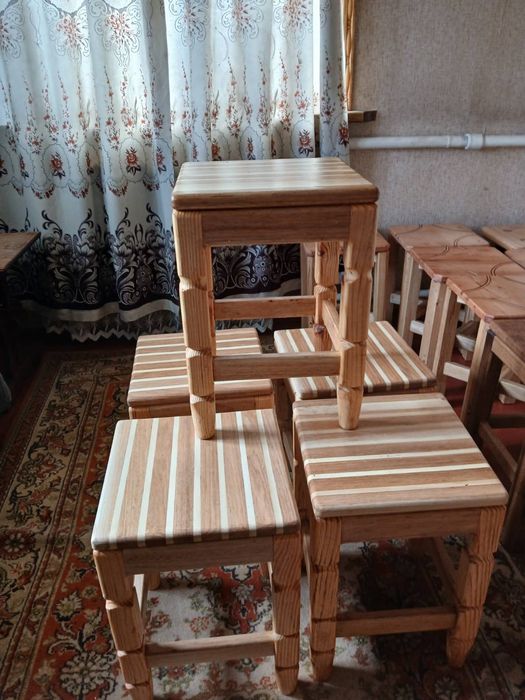 Табуретки ручної роботи