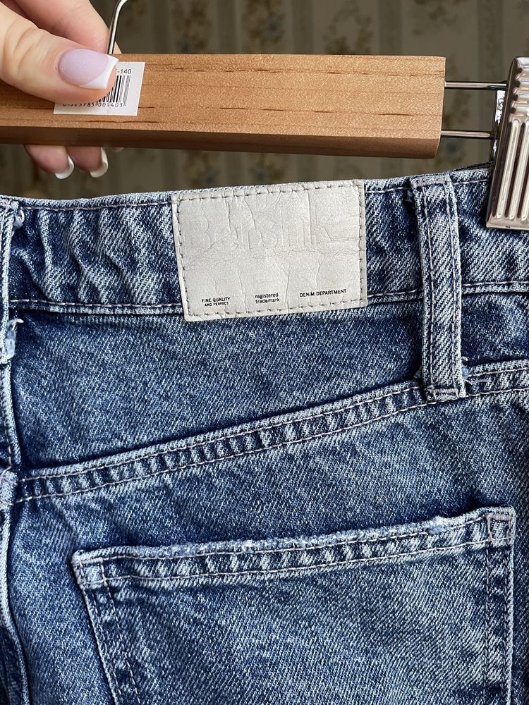 Джинси mom Bershka 27 р.