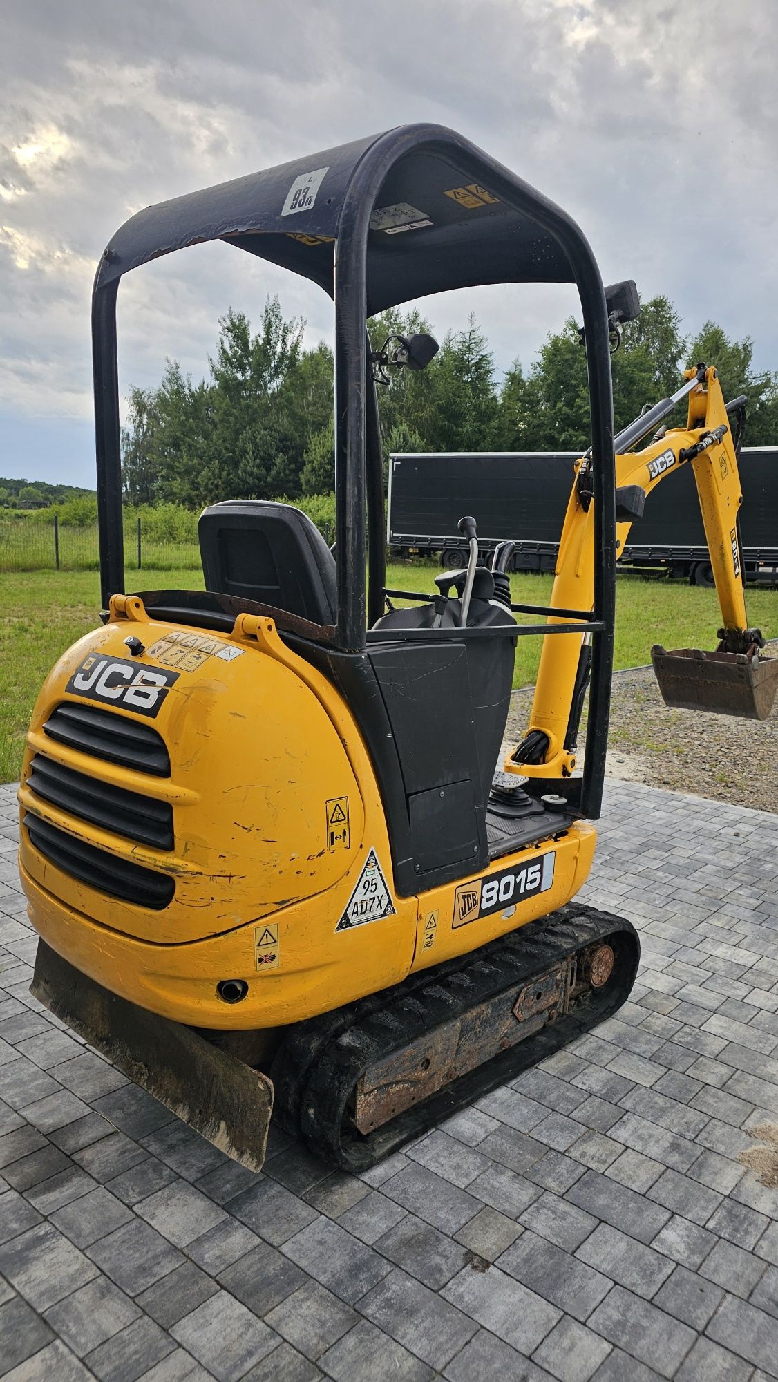 Minikoparka JCB 8014