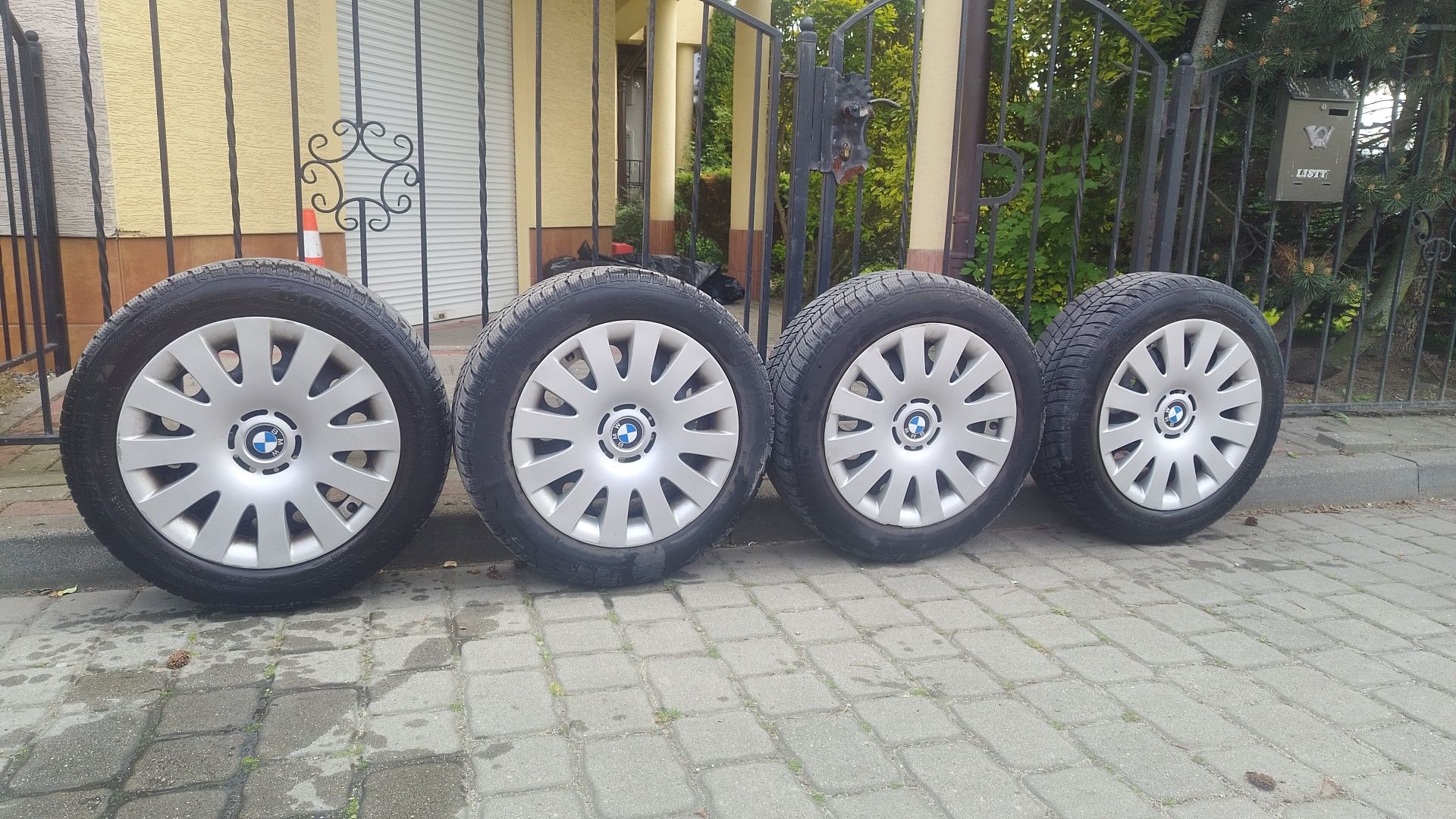 Opony zimowe z felgami. 16" BMW