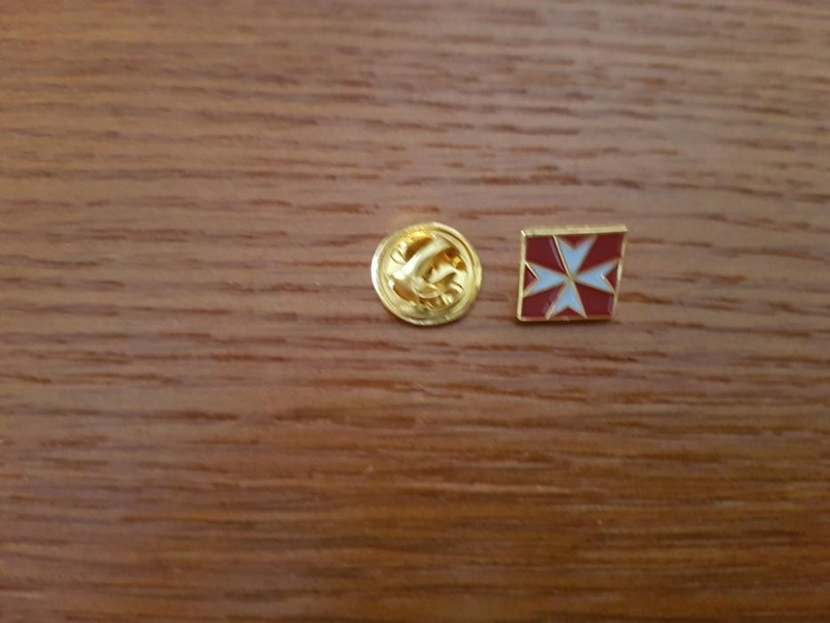 Pin com a Cruz da Ordem de Malta (Novo)