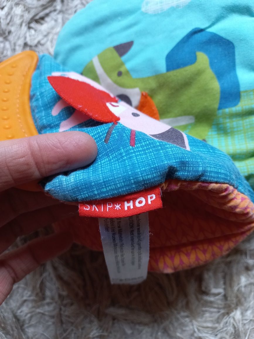 Książeczka sensoryczna pacynka Bandana Buddies Pies Skip Hop