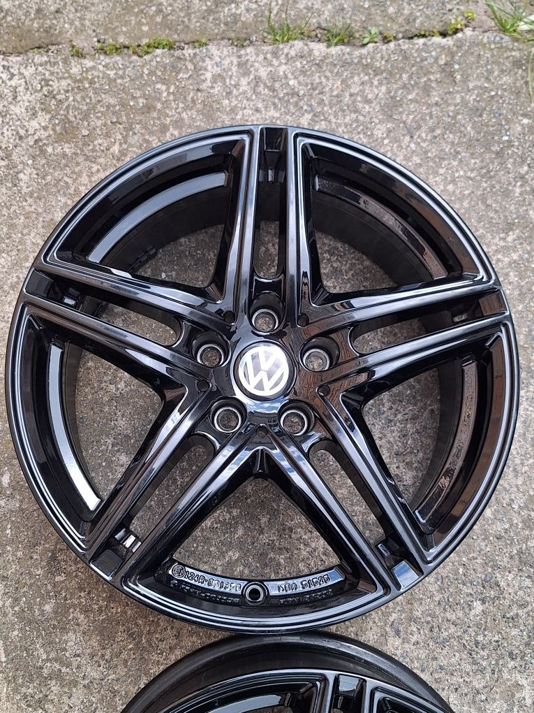 Чорні диски R17 Audi VW Volkswagen Golf 7 Passat B8 Alltrack Tiguan