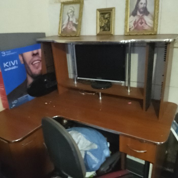 Комп'ютерний стіл