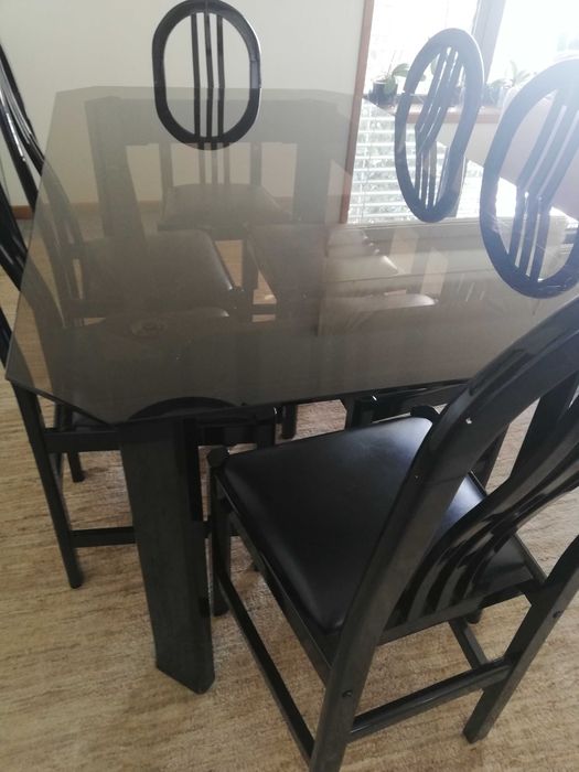 Mesa madeira vidro e 6 cadeiras