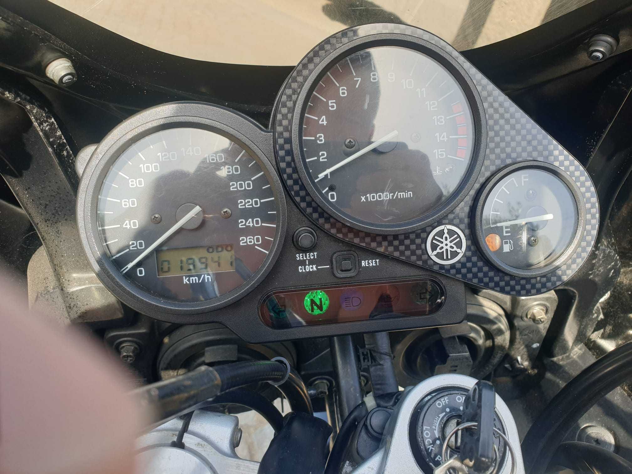 Moto Yamaha Fazer 600
