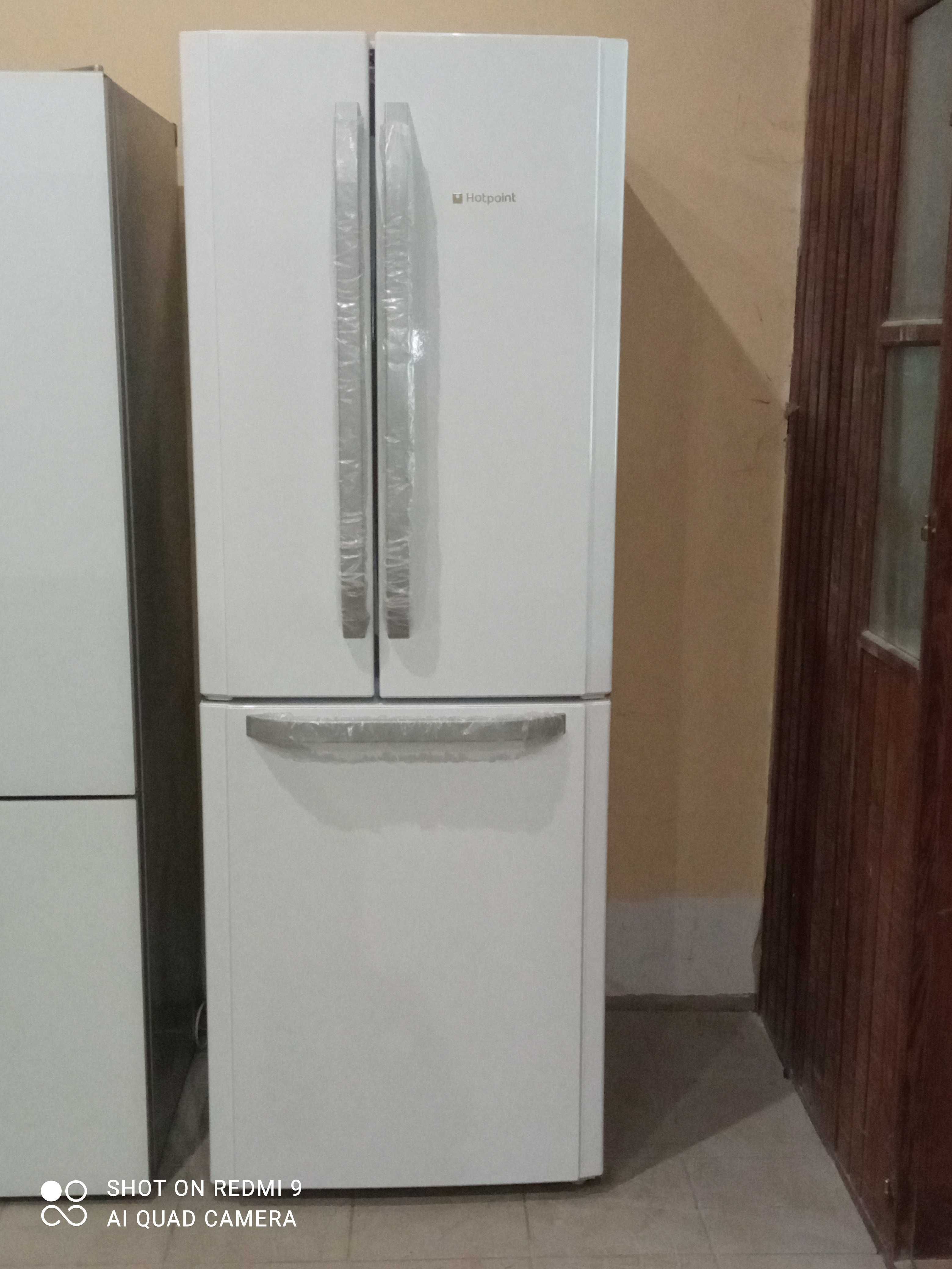 Новий холодильник Hotpoint FFU3D.1W