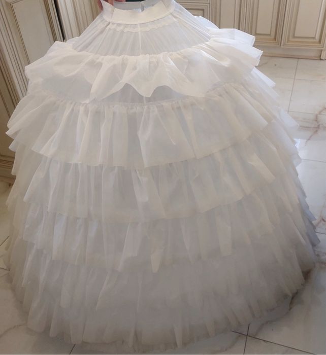 Турецький круг ,пишний, Для весільної сукні чи будь що іншого