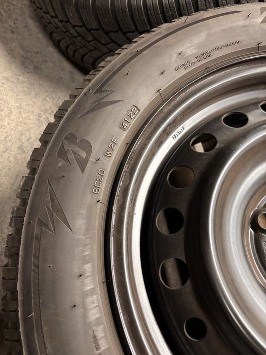 Oryginalne Koła zimowe Nissan 16” 5x114,3 205/60 Bridgestone 7,8mm 22r
