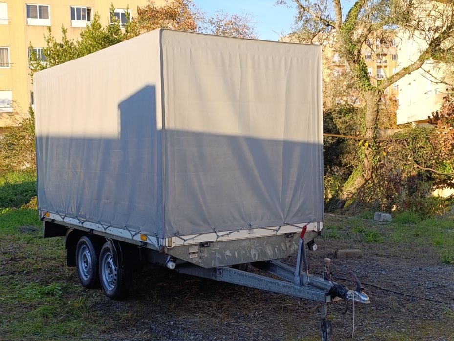 Atrelado reboque Humbaur 2700kg Carga Geral