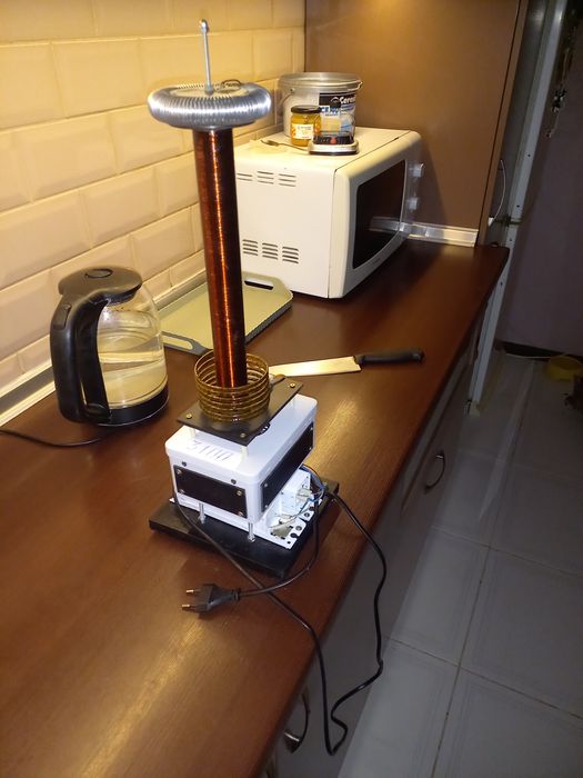 Продам котушку трансформатор тесла прямого ввімкнення в мережу.