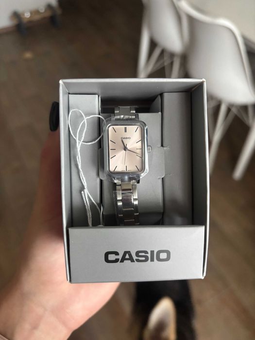 Новий годинник Casio LTP-V009D-4E
