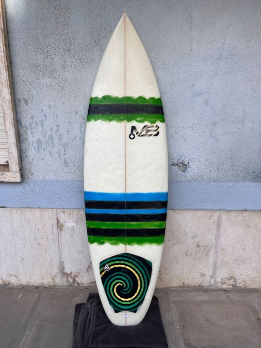 Prancha surf 5'10 com deck