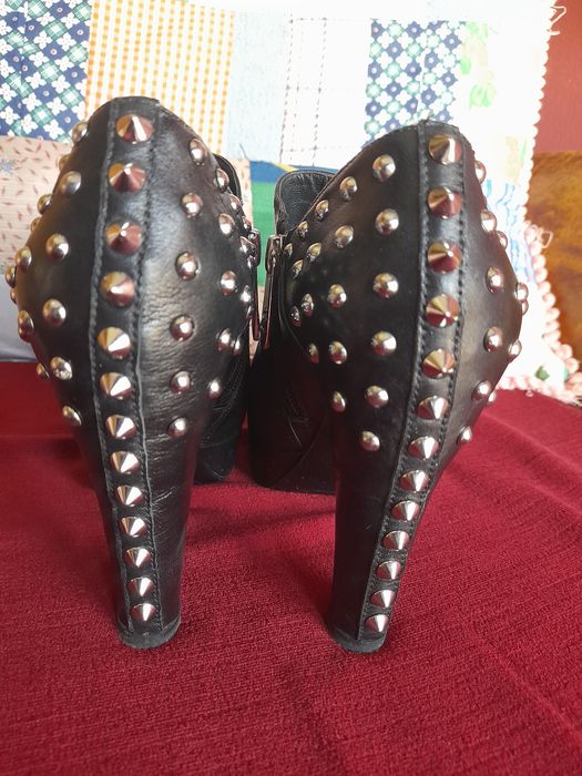 Sapatos salto alto