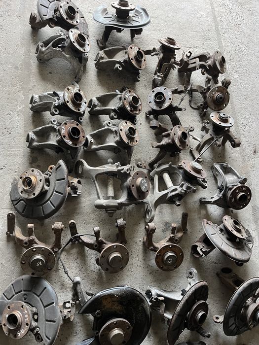 Поворотній кулак. Passat b6, b7 b8. Golf plus, 4,5,6. Touareg, superb