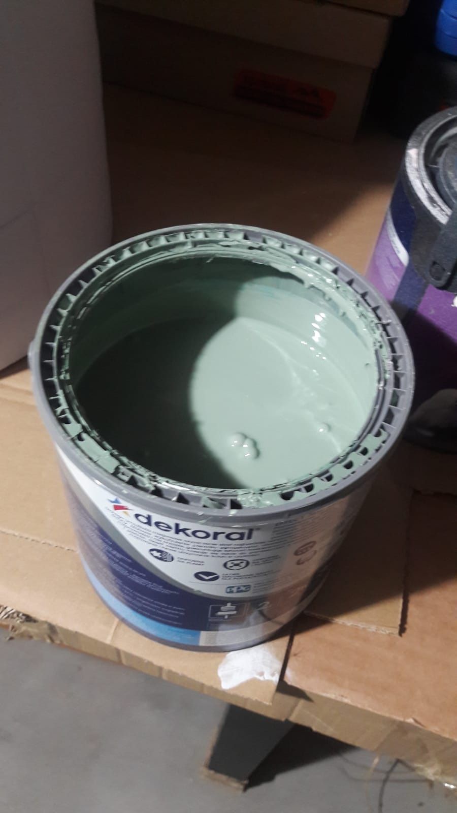 Farba mat lateksowa zielono-szary oliwka magnolia pudrowy róż dulux 2l