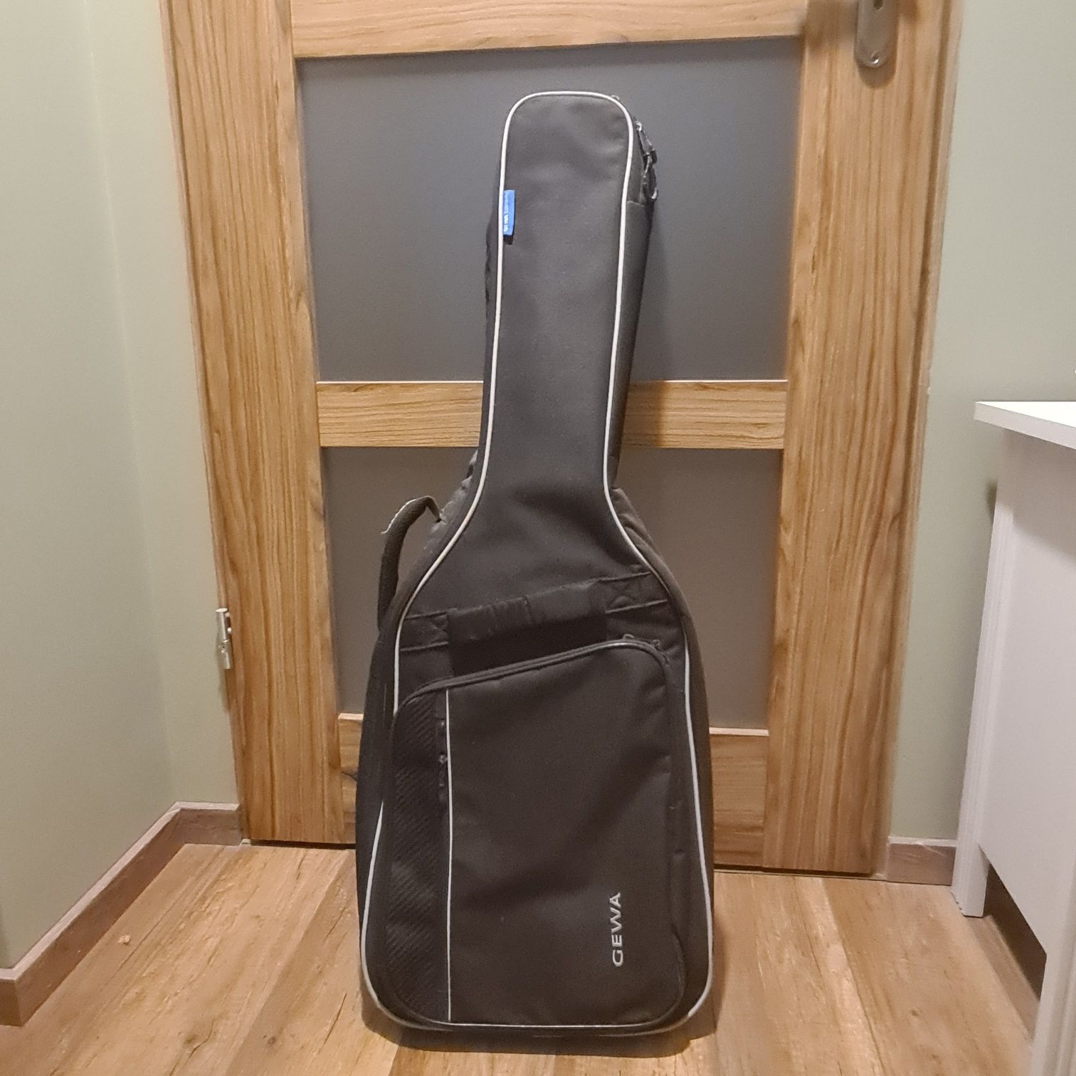 Gitara klasyczna z pokrowcem