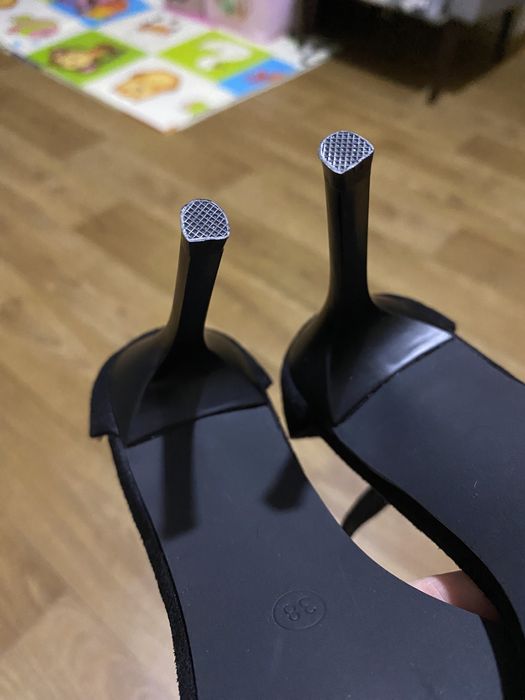 Замшеві туфлі. Жіночі туфлі на каблуку