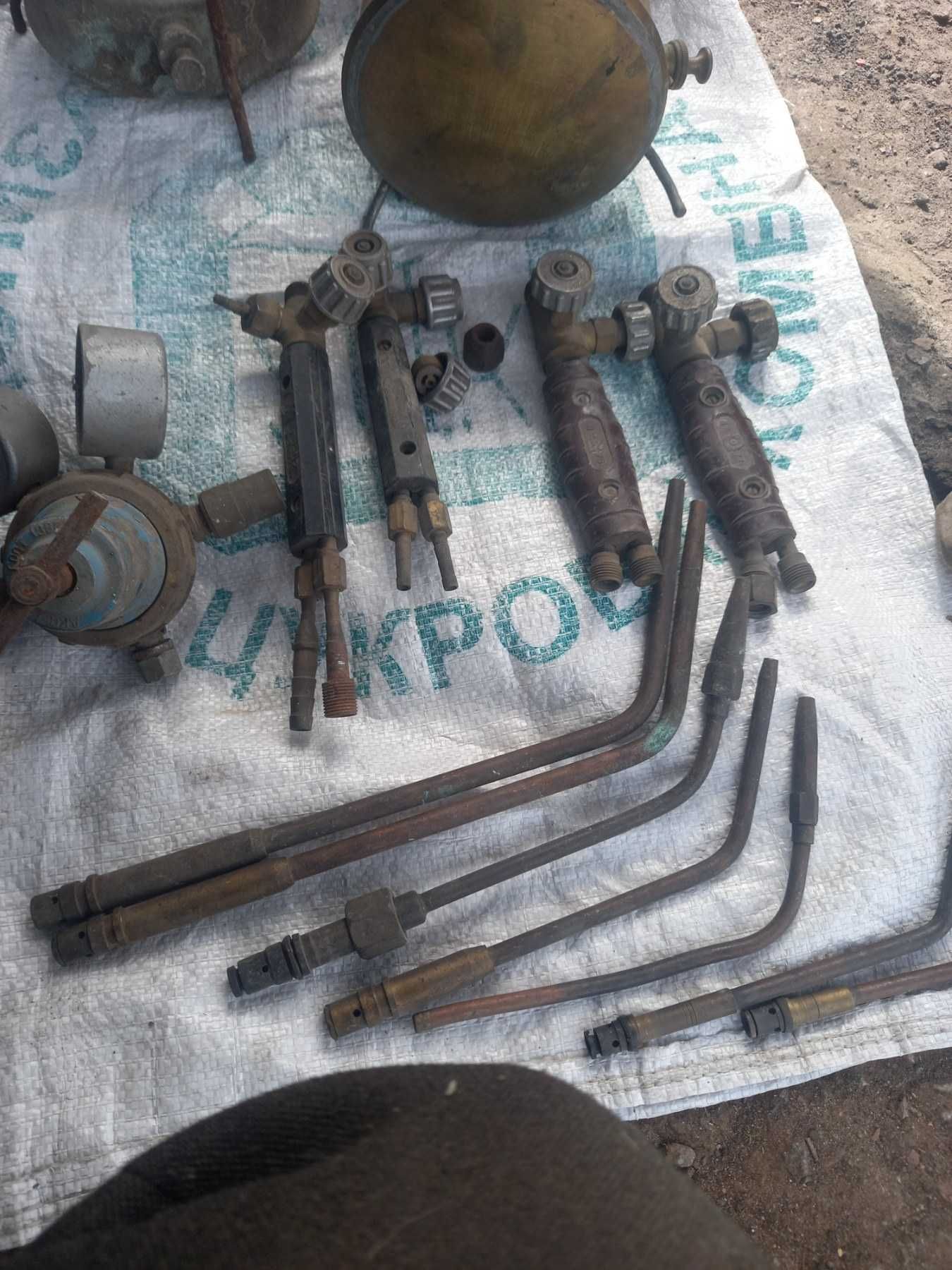 Газові різаки та редуктори