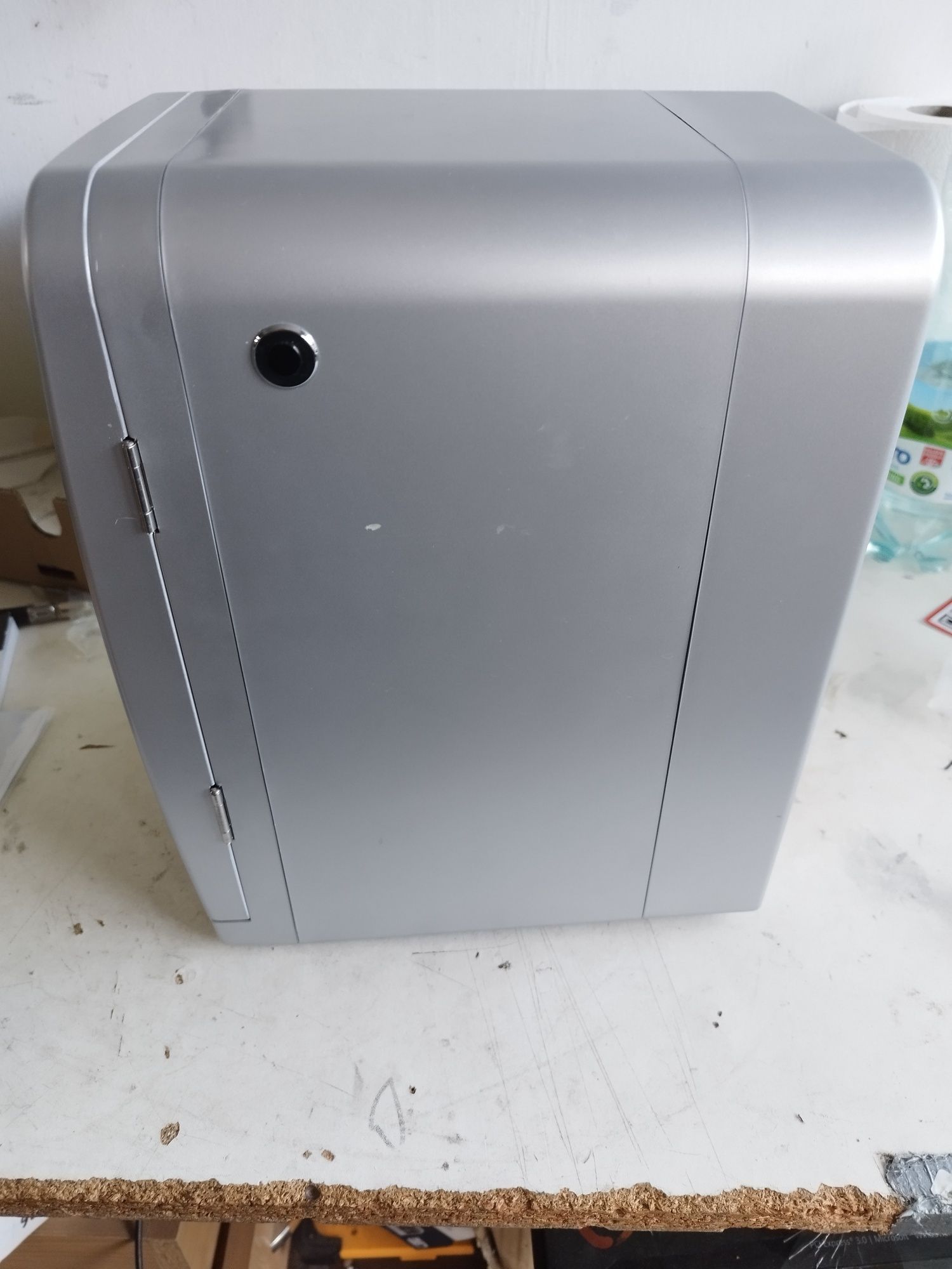 Termoelektryczna mini lodówka, 5 l
Termoelektryczna mini lodówka, 5 l