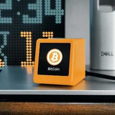 Mini LCD exibição criptomoedas e ações em tempo real com relógio