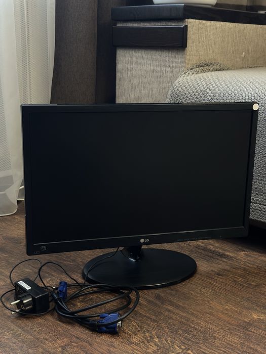 Монітор LG 22M38A-B