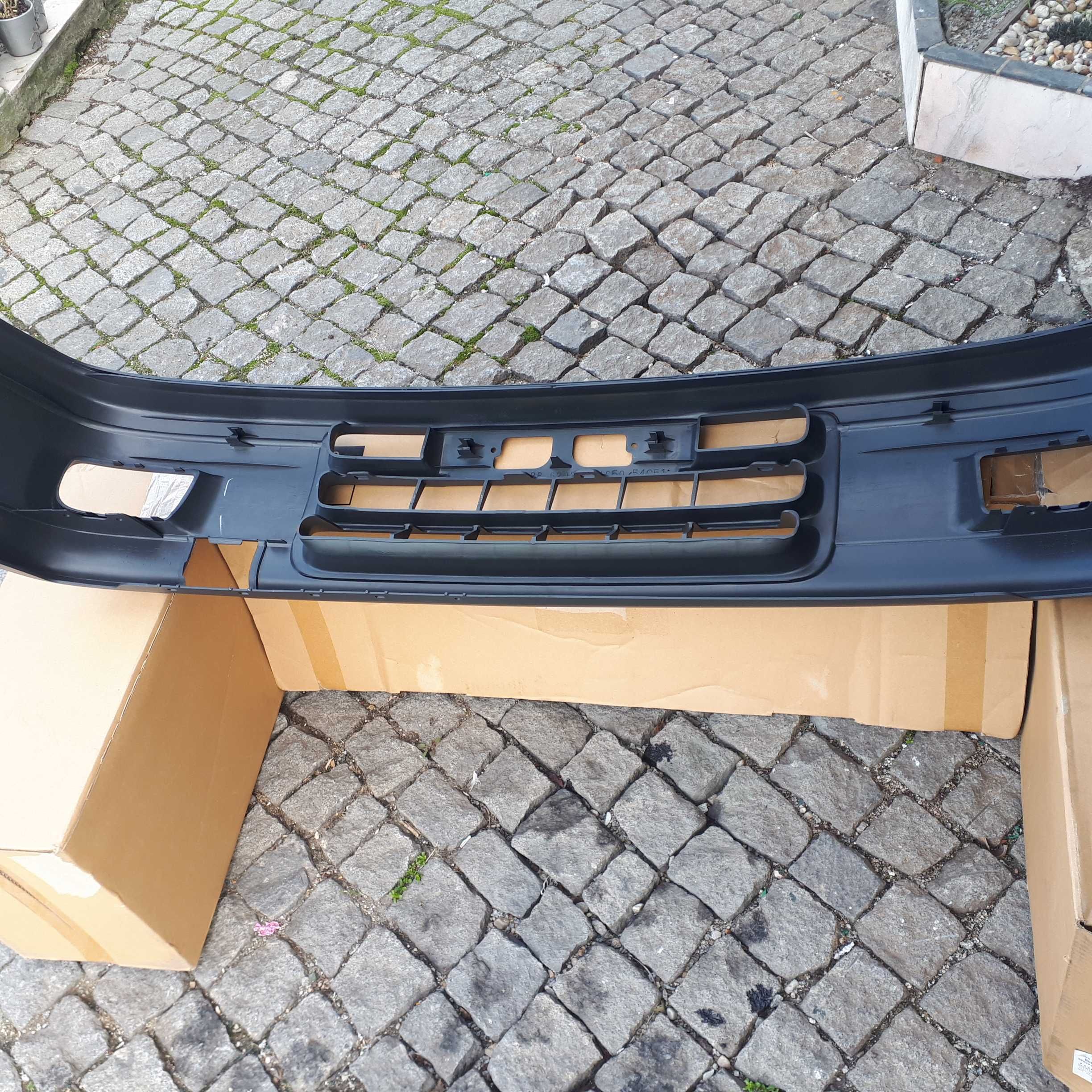 Para-choques Nissan Sunny GTI-R / Bumper Nissan Pulsar GTI-R.