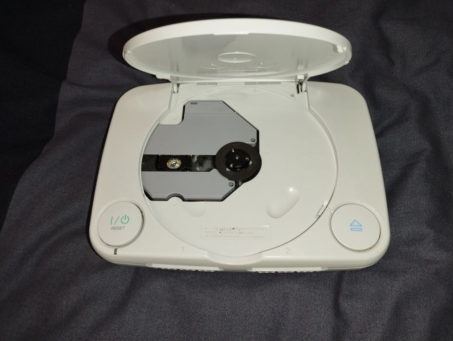 PlayStation One + Cabos Originais