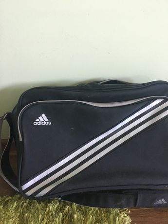 Czarna torba na ramię Adidas