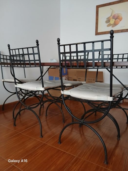 Mesa + 6 cadeiras