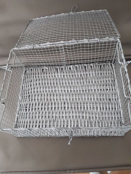 Koszyczek,pojemnik,szkatułka druciana