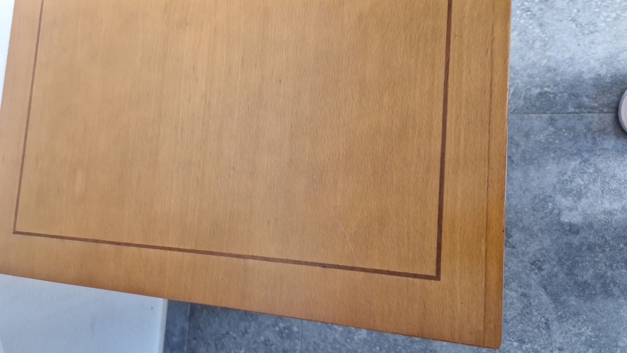Mesa de apoio ou de centro