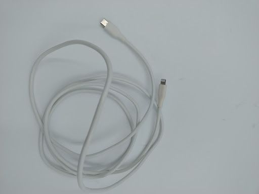 outlet kabel amazonbasic usb typ c - apple lightning 1,8 m  ładowanie