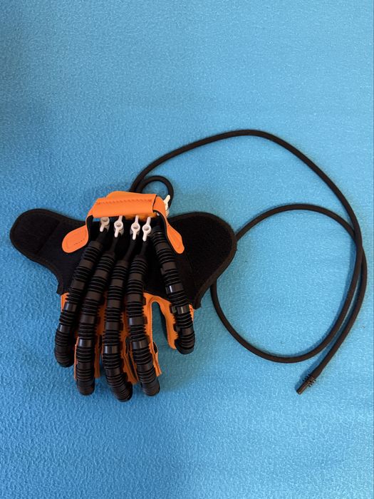 Роботизована рукавичка для реабілітації