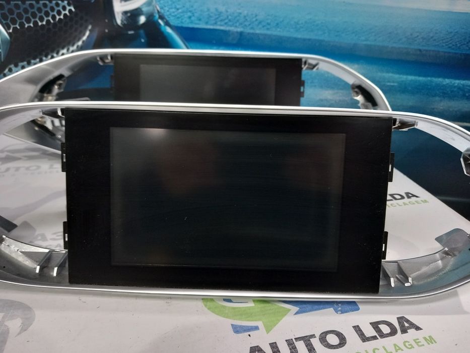Display GPS ecrã tablier Peugeot 308
