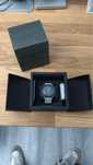 Omega x Swatch SO33A100 Mercury – Awangarda Planetarnego Stylu