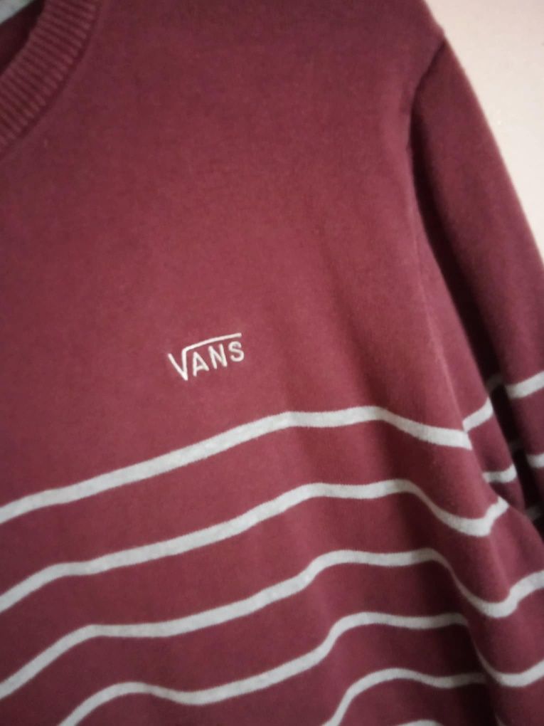 Bordowy sweterek marki Vans