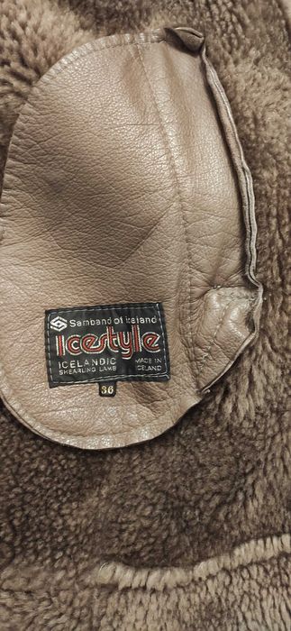 Kożuch damski z odpinanym kapturem