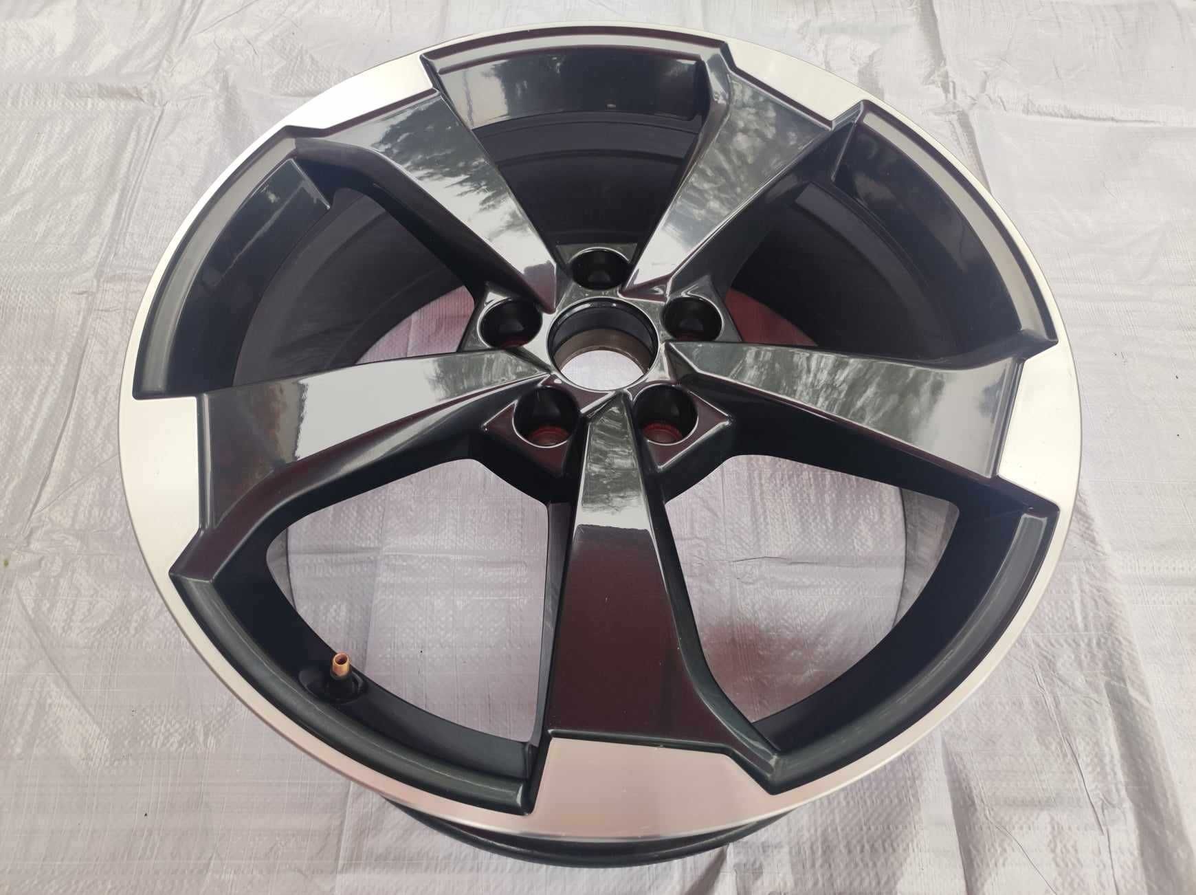 Felga Aluminiowa 19 cali   Audi Q2 SQ2 81A Rotor Oryginał