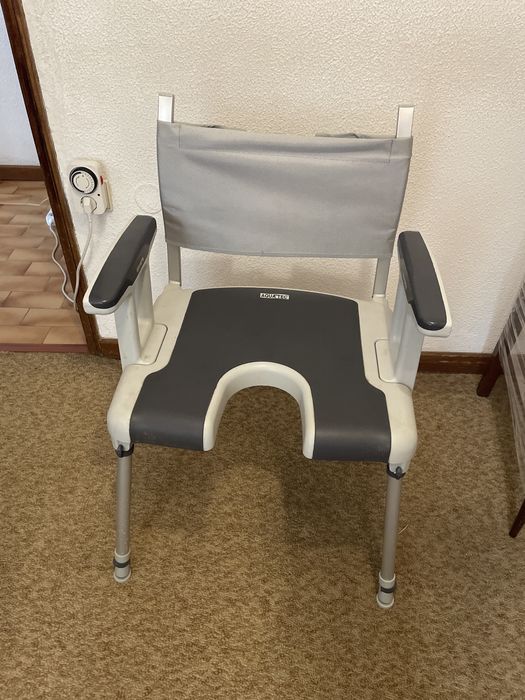 Cadeira geriátrica para banho