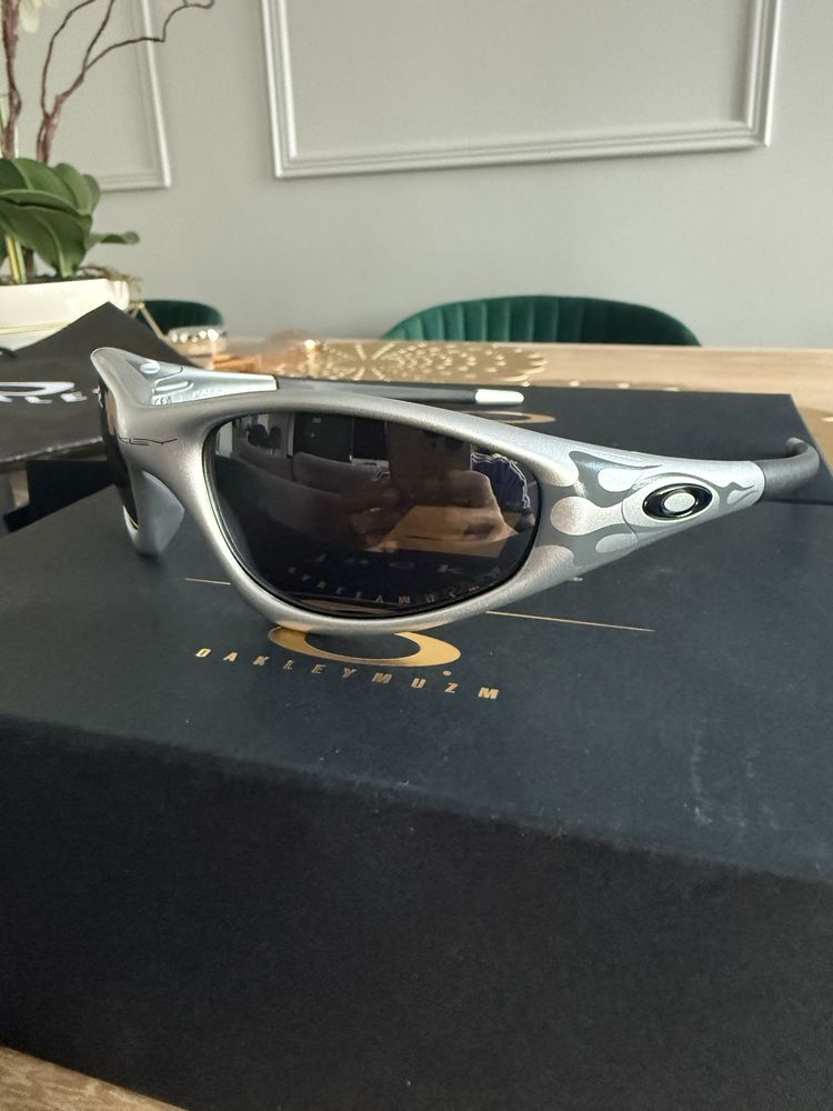 Oakley MUZM Straight Jacket 99