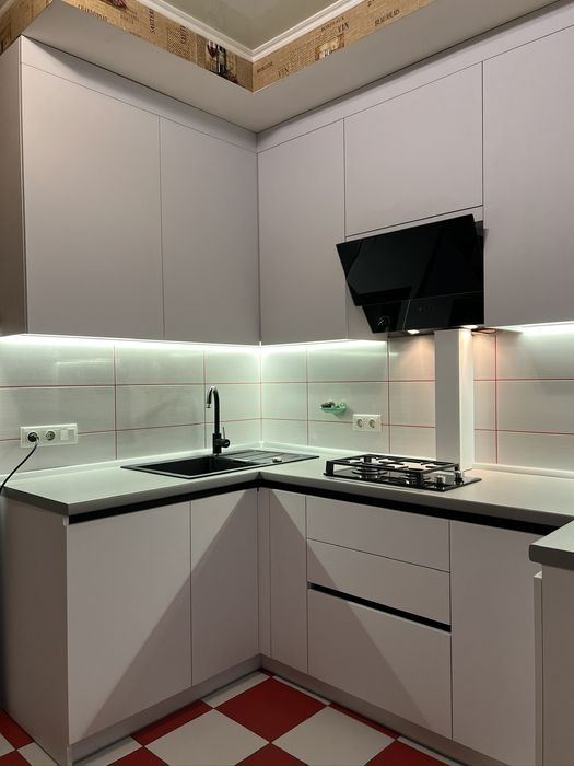 Кухні, шафи, гардеробні, меблі в передпокій та дитячих кімнат, столи.