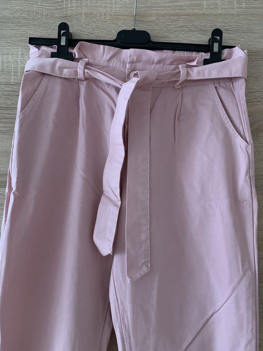 Różowe zwężane spodnie 3/4 rozmiar S