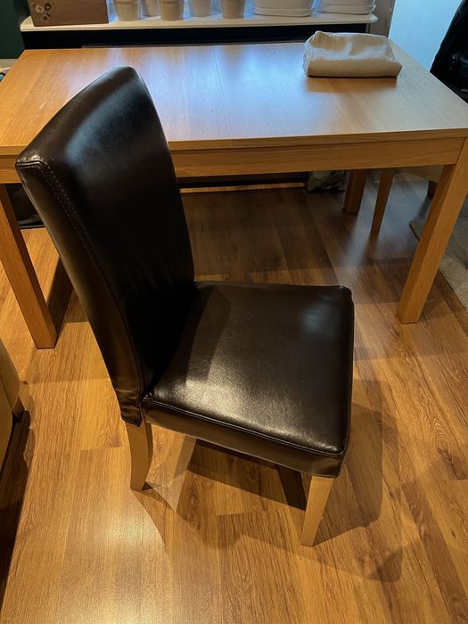 Stół rozkładany i krzesła HENRIKSDAL skóra 6 szt