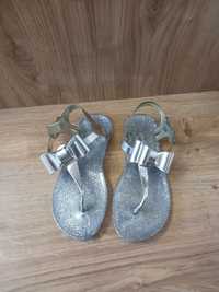 Sandałki dla dzieci srebrne