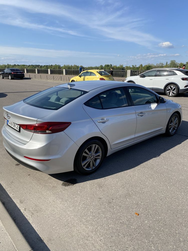 Продам Hyundai Elantra, 2016 год (модель 17-го)