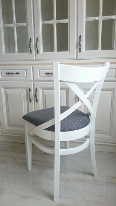 Krzesło do kuchni jadalni restauracji baru mocne wygodne  Producent